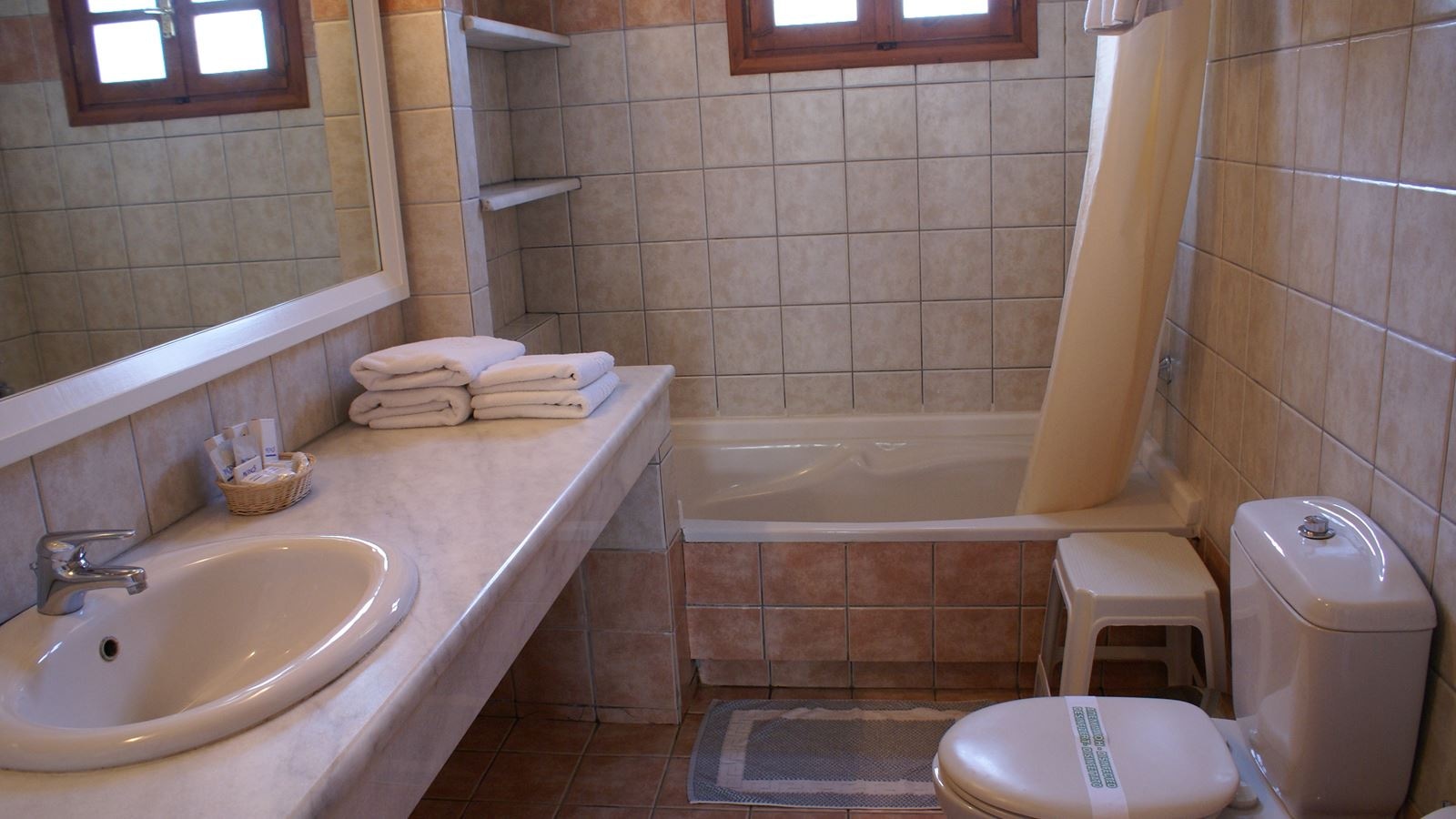 rooms-standard-family-suite