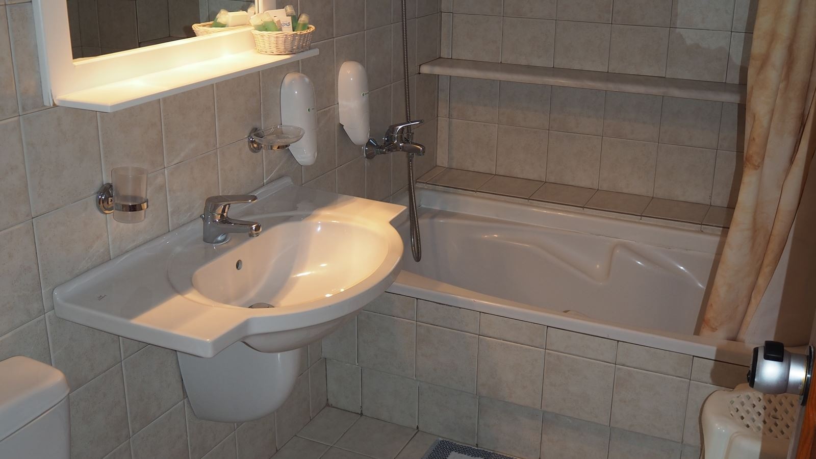 rooms-standard-bungalow