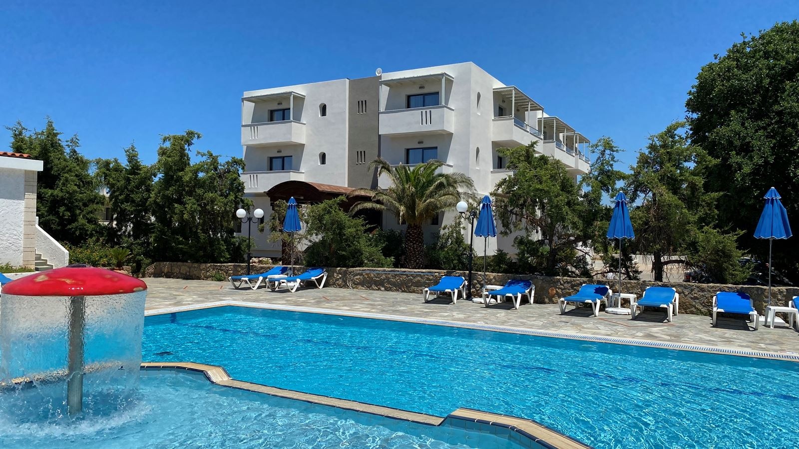 pools-outdoor-childrens-pool