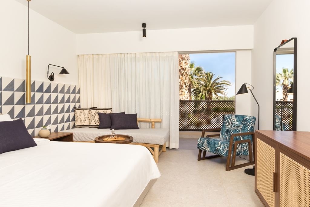 rooms-bungalow-pool-view