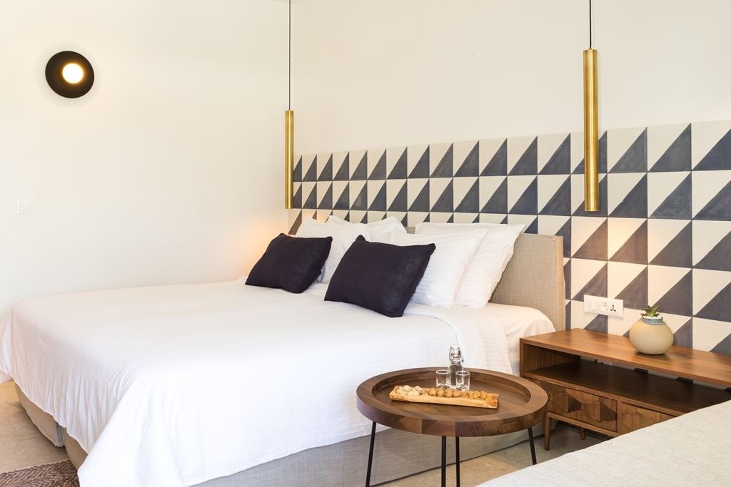 rooms-bungalow-pool-view