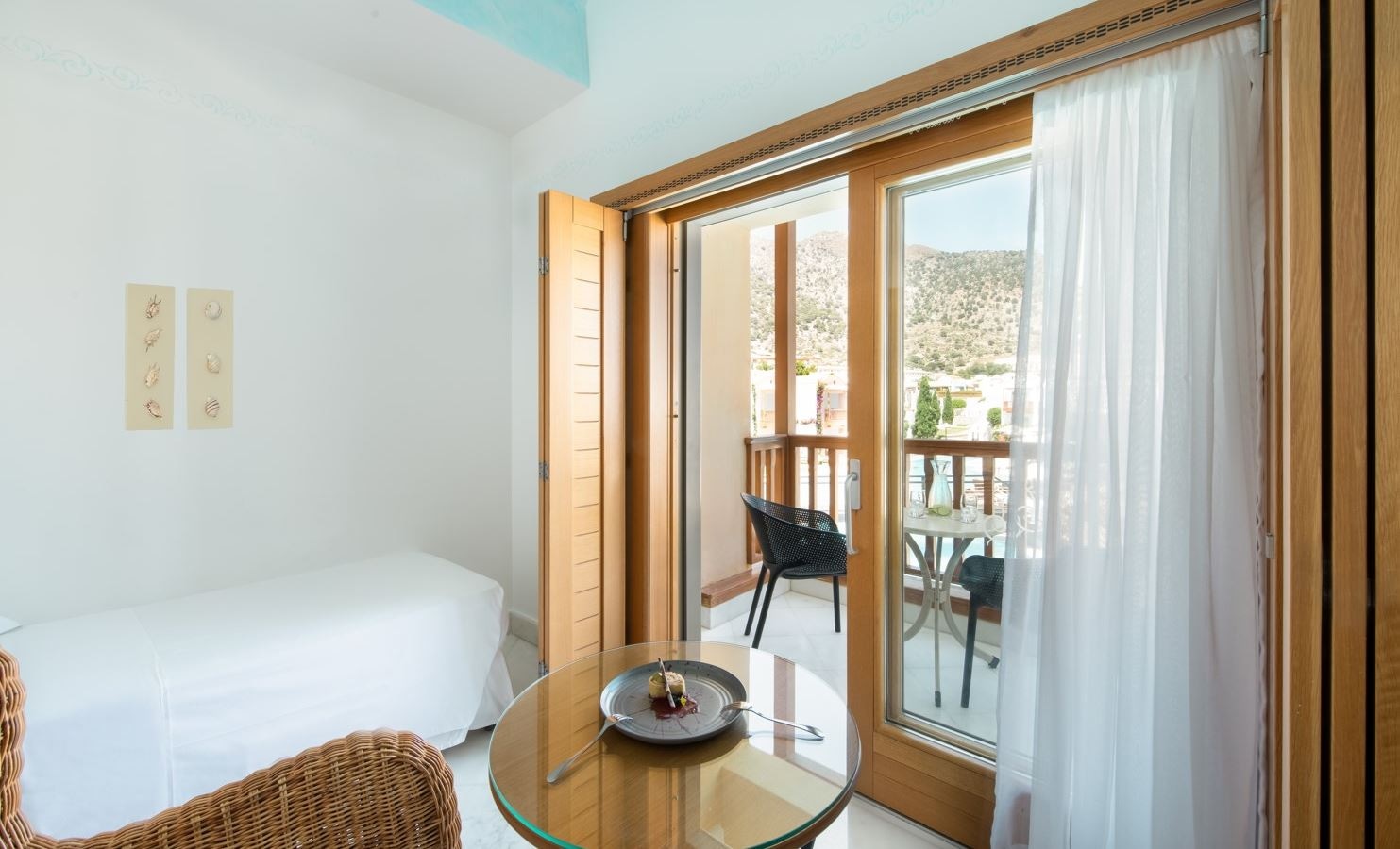 rooms-bungalow-garden-view