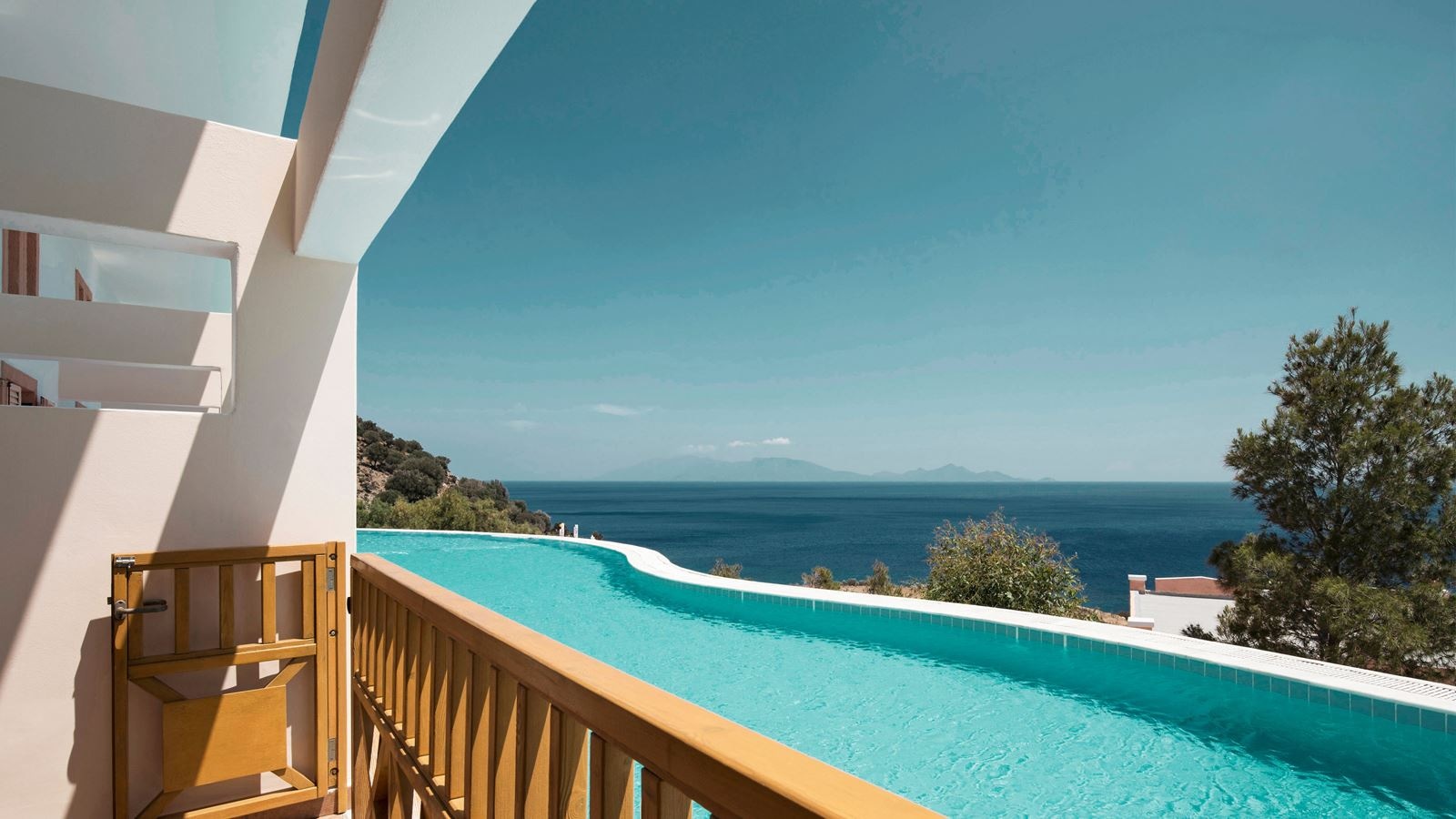 rooms-superior-family-sharing-pool