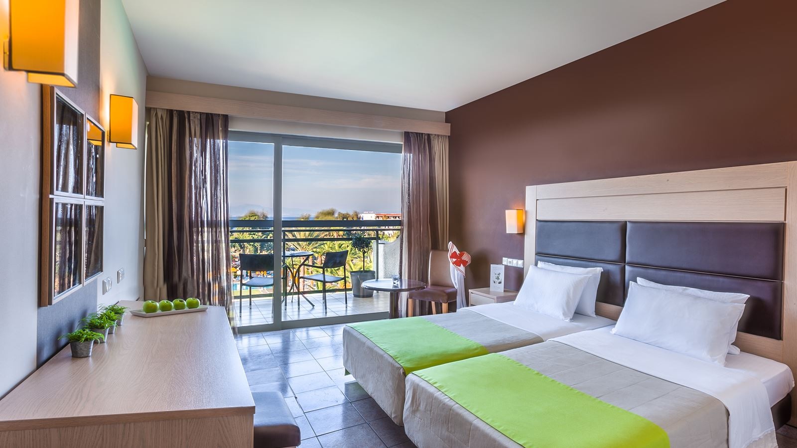 rooms-standard-double-land-view