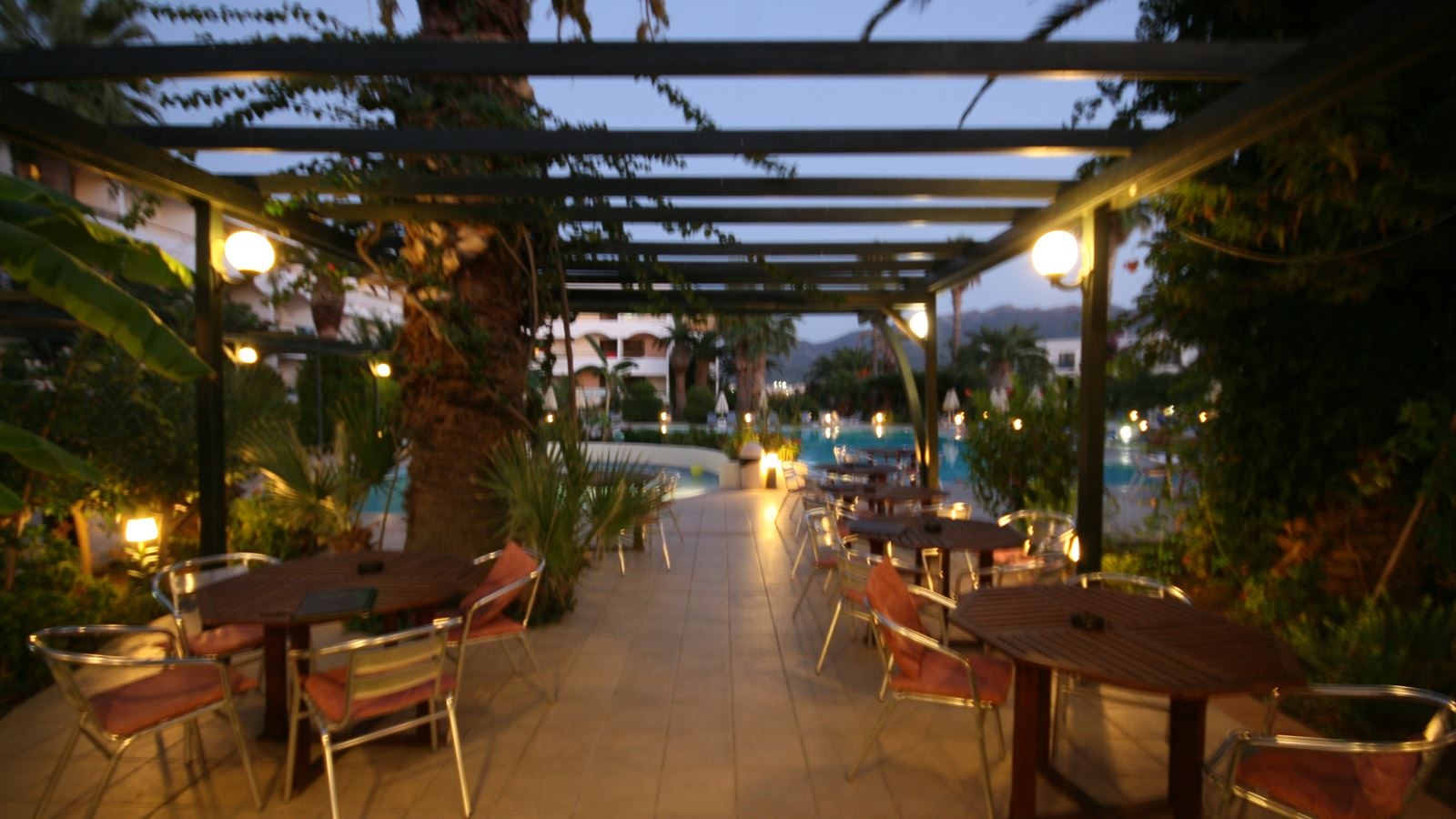 restaurants-pool--snack-bar