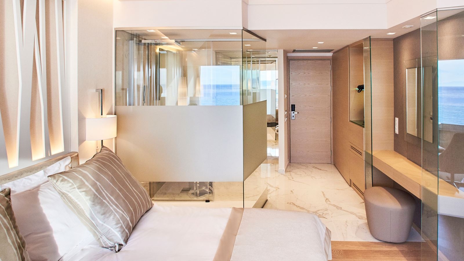 rooms-abav2--deluxe-double-sea-view--single-use