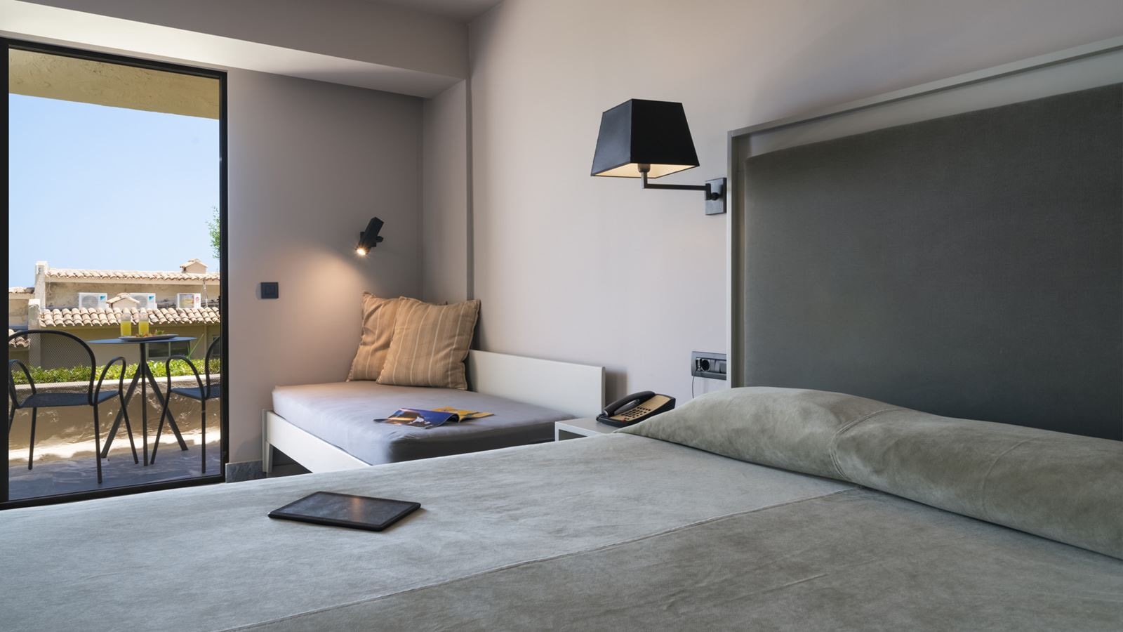 rooms-bungalow-double-room-garden-view