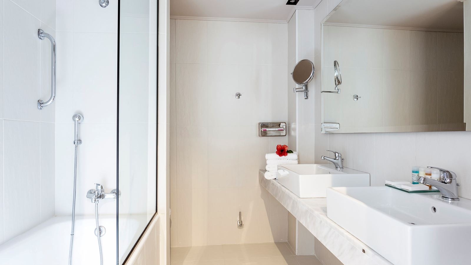 rooms-family-suite-two-2-bedroom