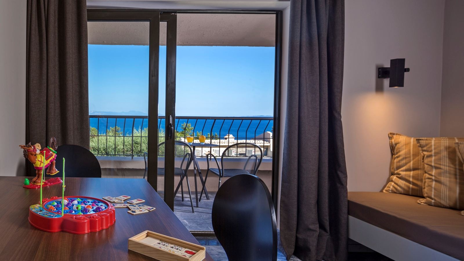 rooms-family-suite-two-2-bedroom