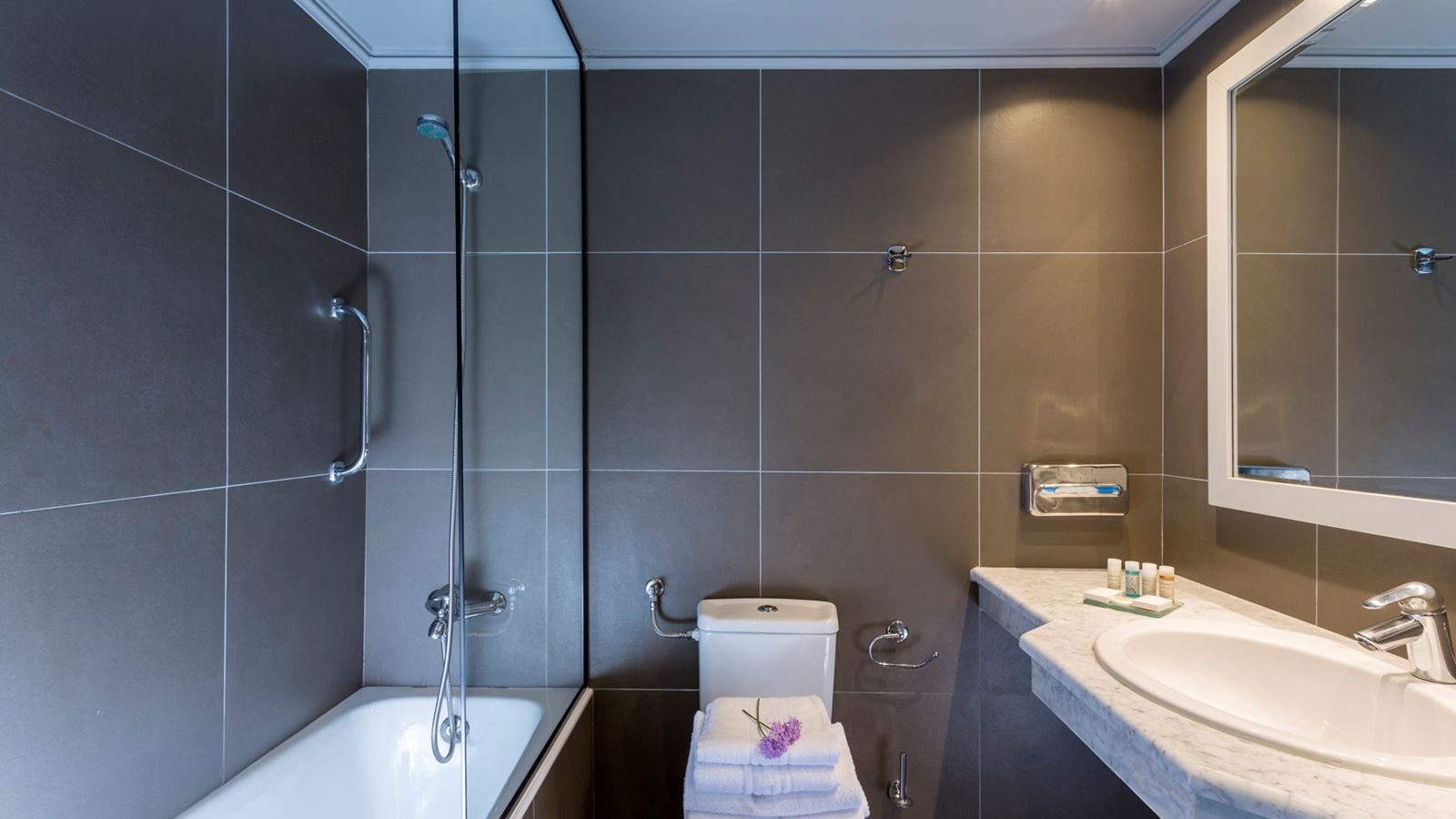 rooms-main-building-single--room-sea-view