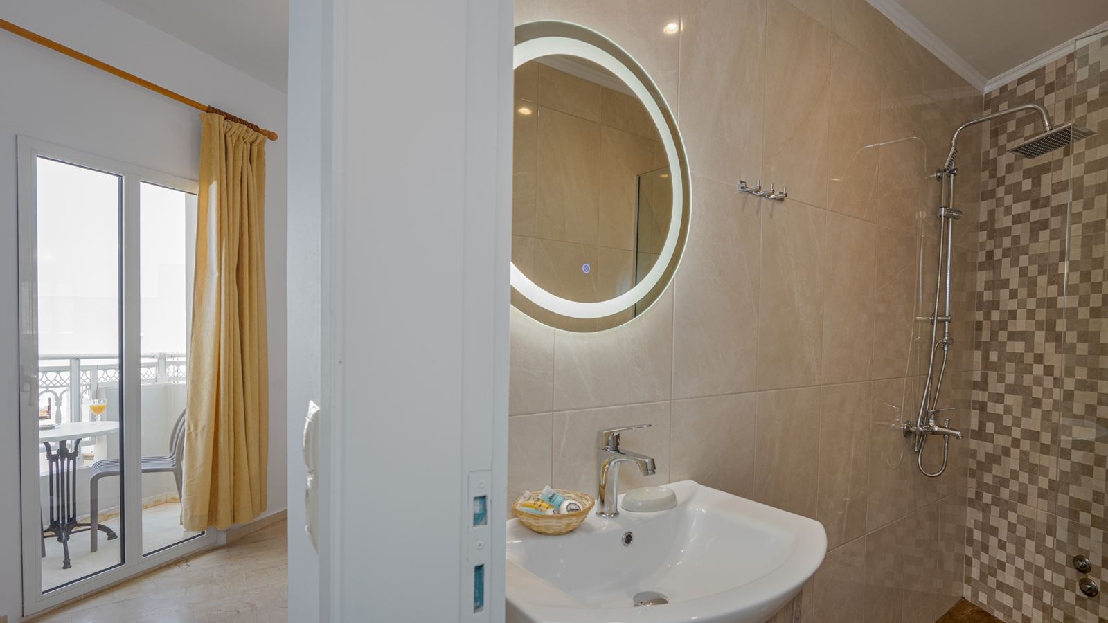 rooms-double-room