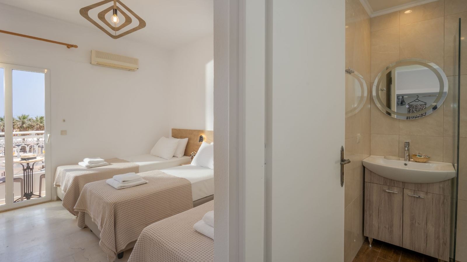rooms-triple-room