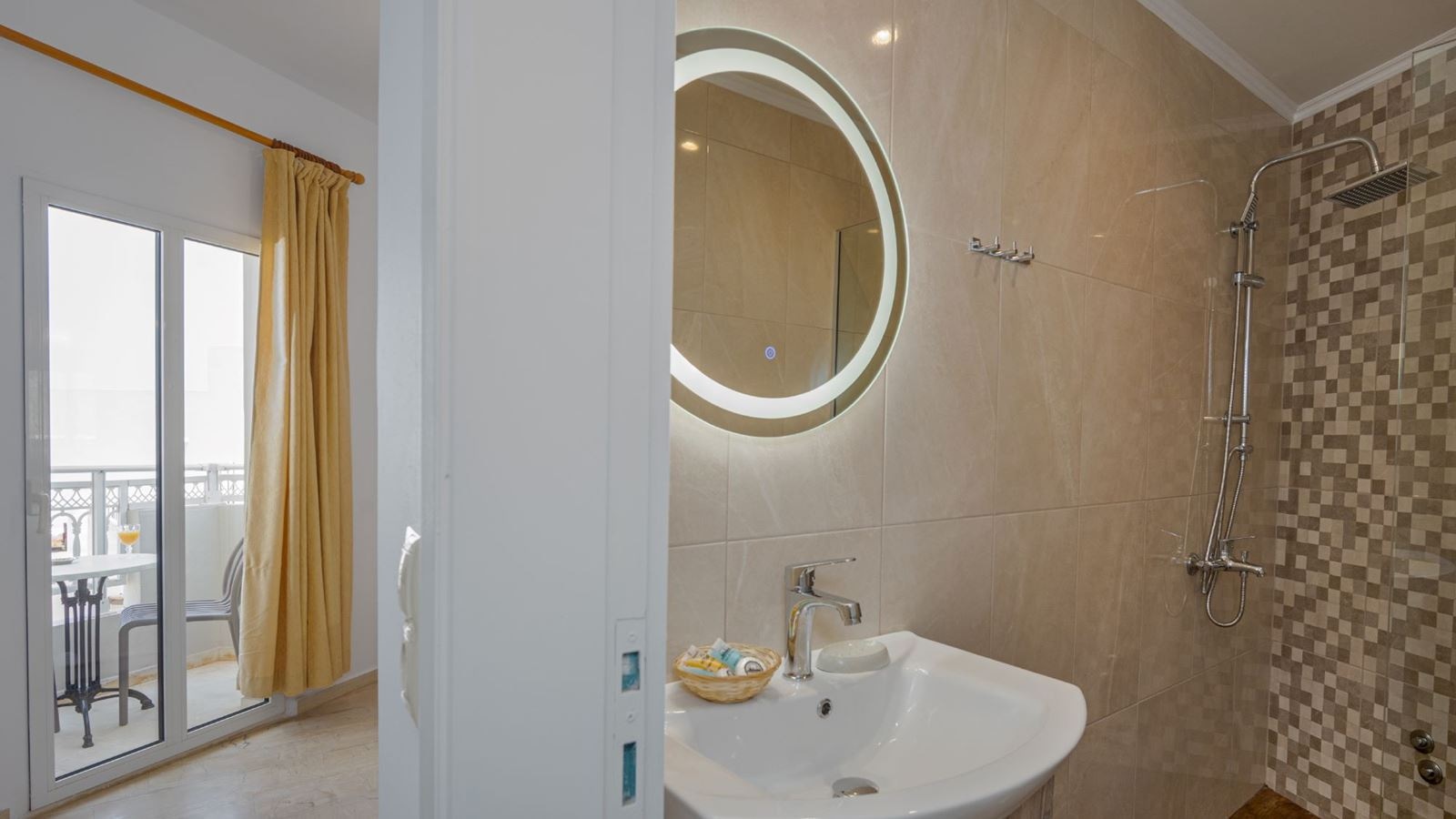 rooms-triple-room