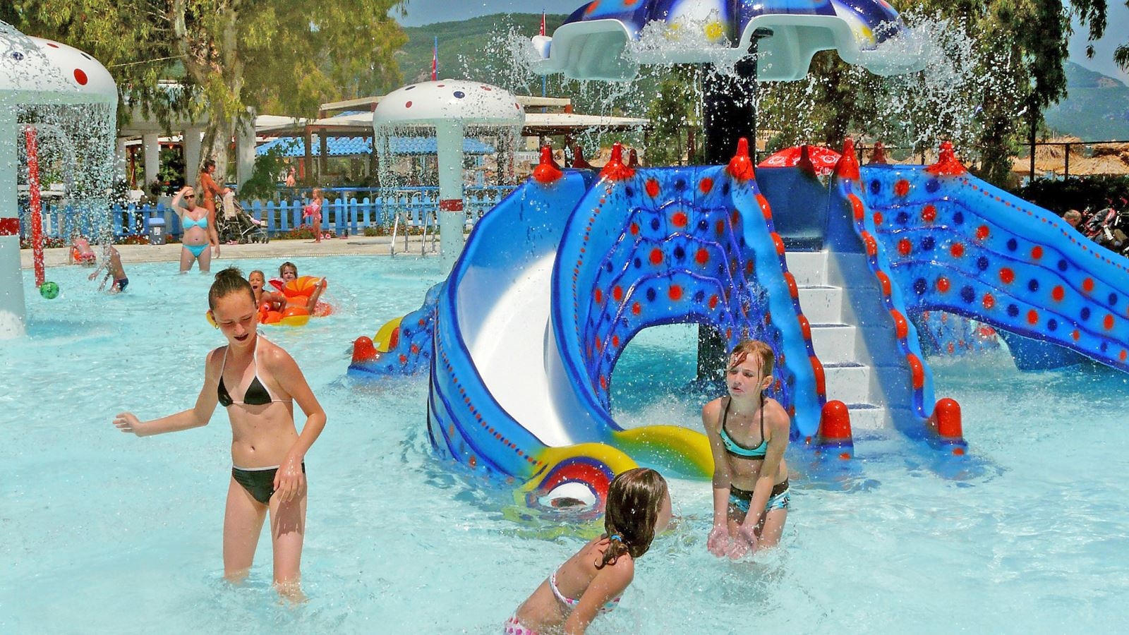 pools-outdoor-childrens-pool