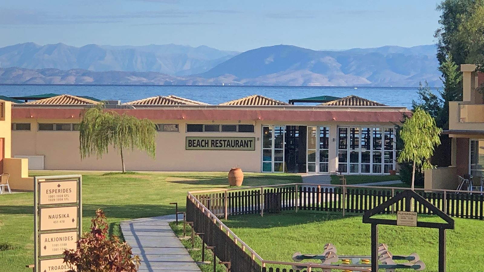 restaurants-beach-restaurant