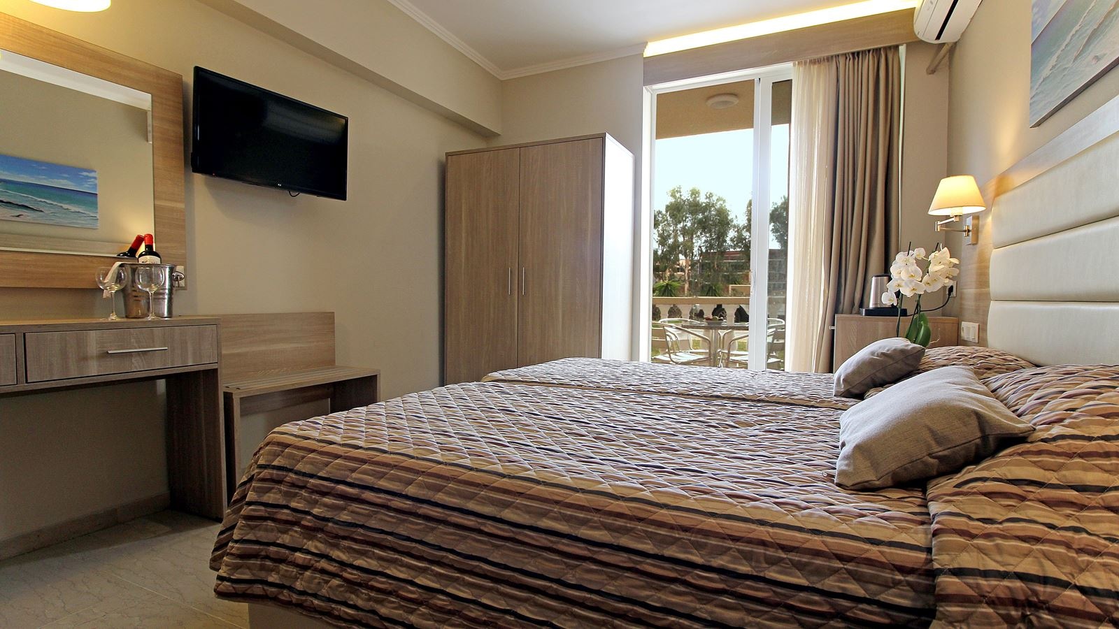 rooms-bungalow-family-garden-view-or-terrace