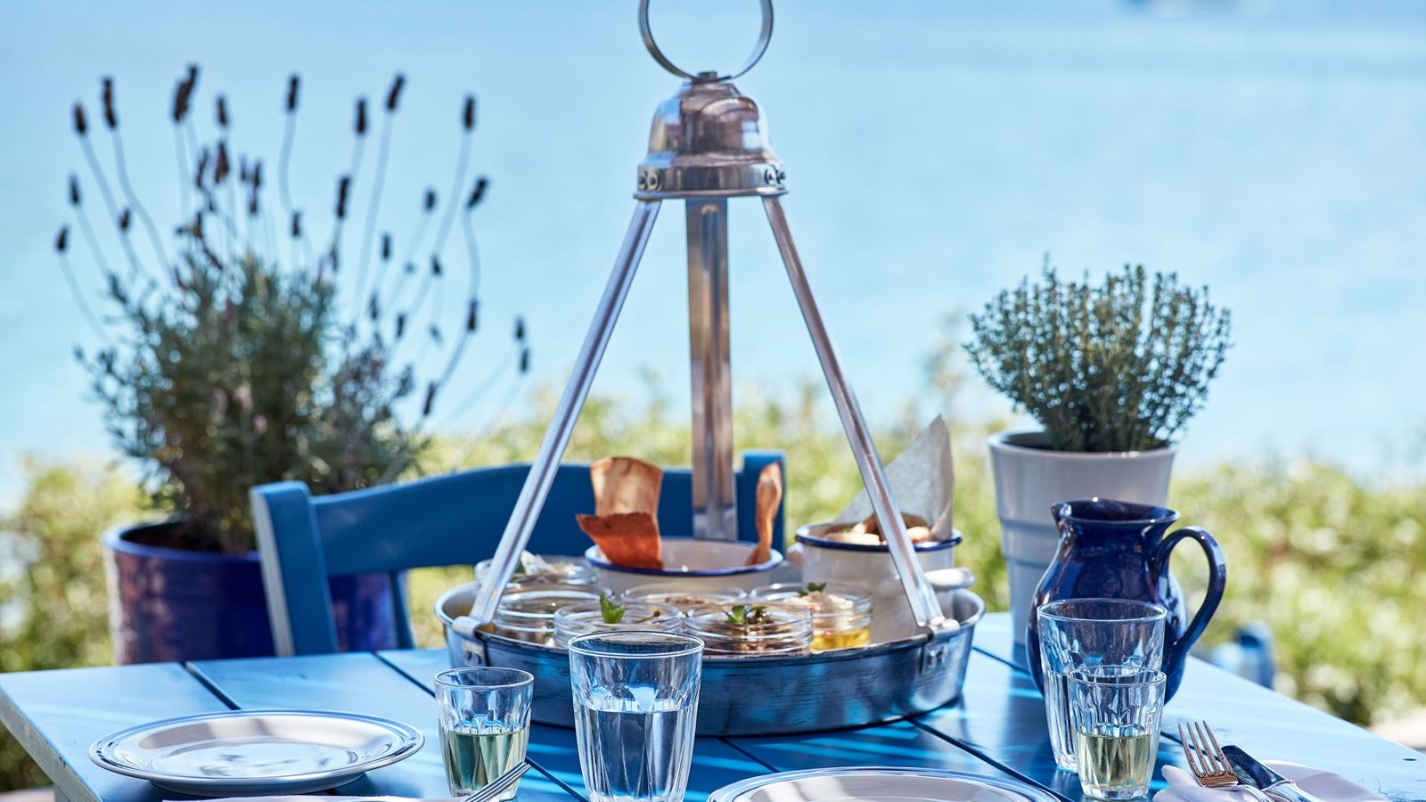 restaurants-blue-door