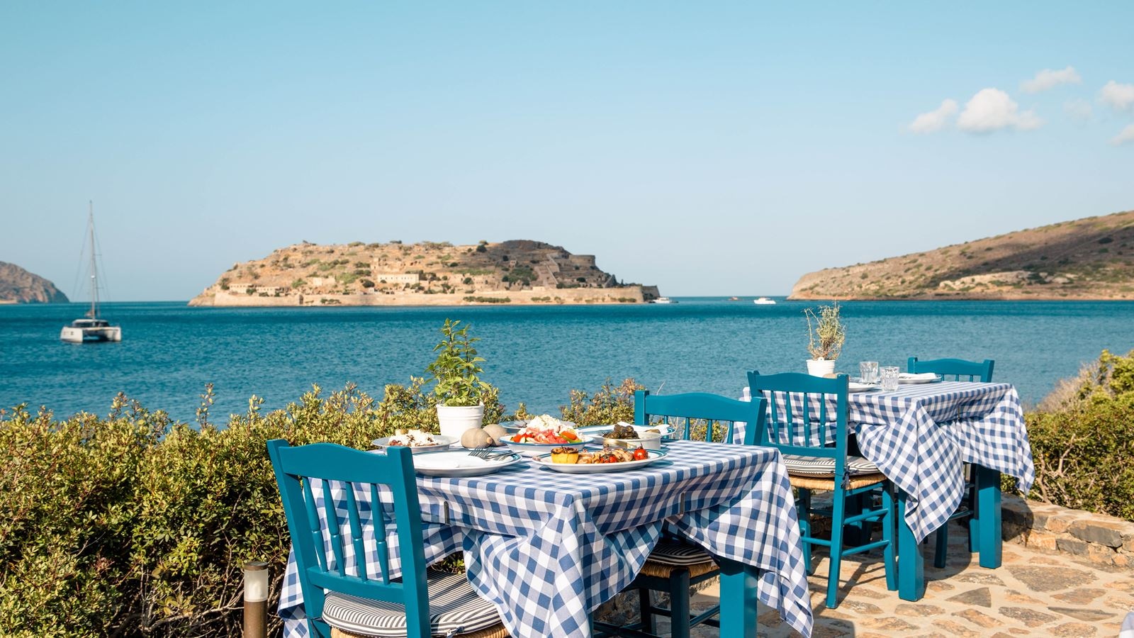 restaurants-blue-door