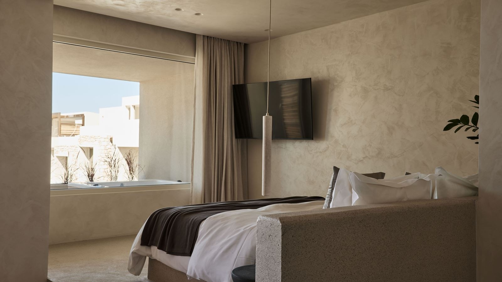 rooms-luxury-suite-1-bedroom-seaview-ourdoor-jacuzzi