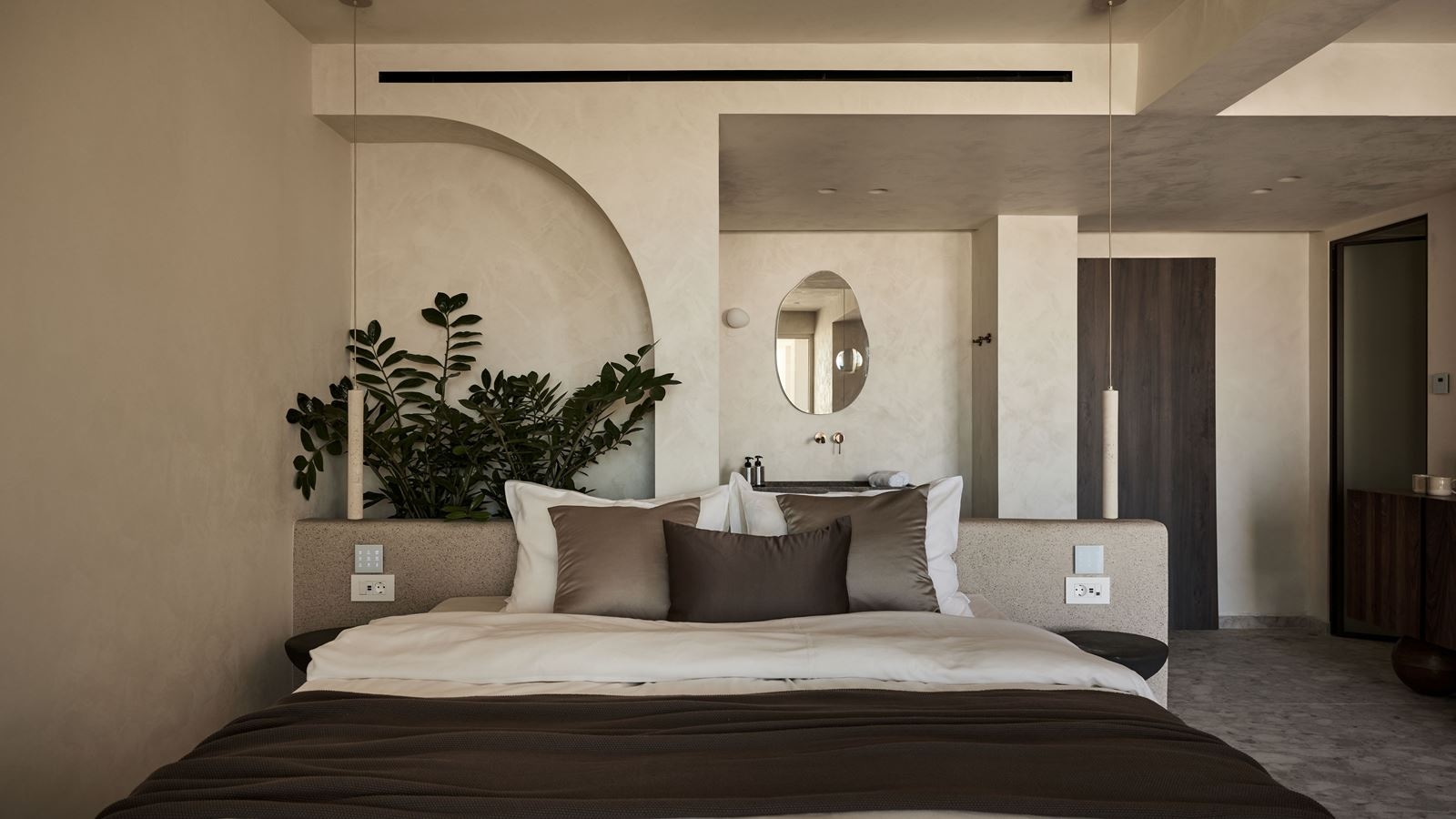 rooms-luxury-suite-1-bedroom-seaview-ourdoor-jacuzzi