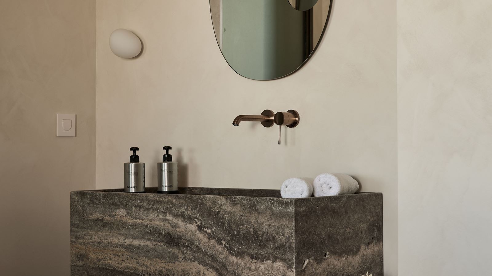 rooms-sky-1-bedroom-suite-pool-view-outdoor-jacuzzi