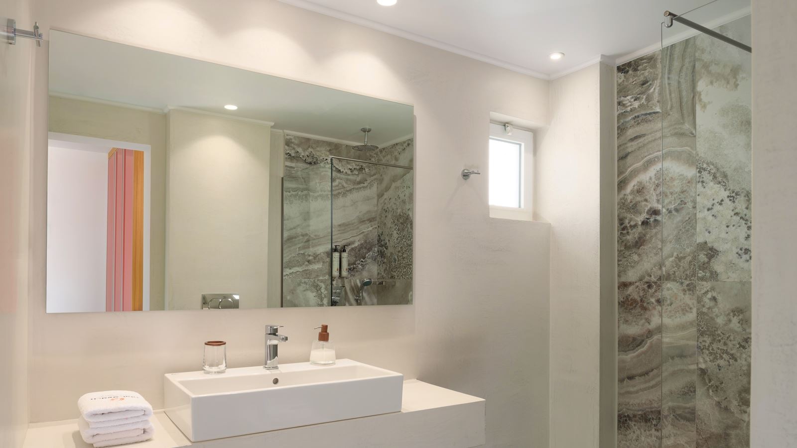 rooms-deluxe-double-side-sea-view