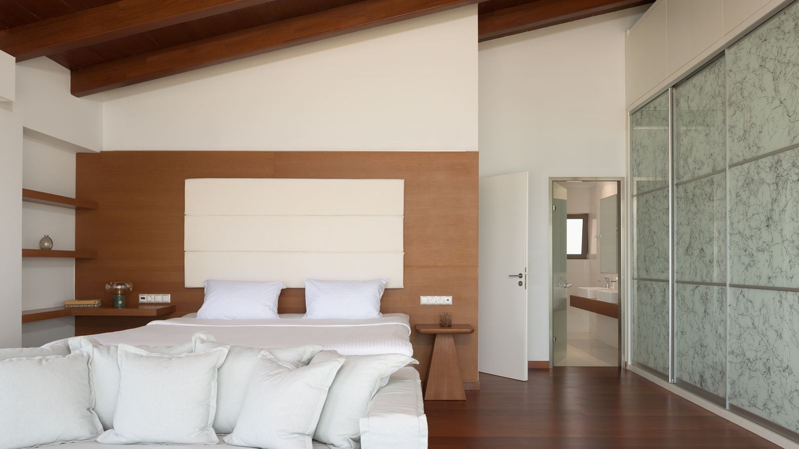 rooms-pasiphae-beachfront-villa