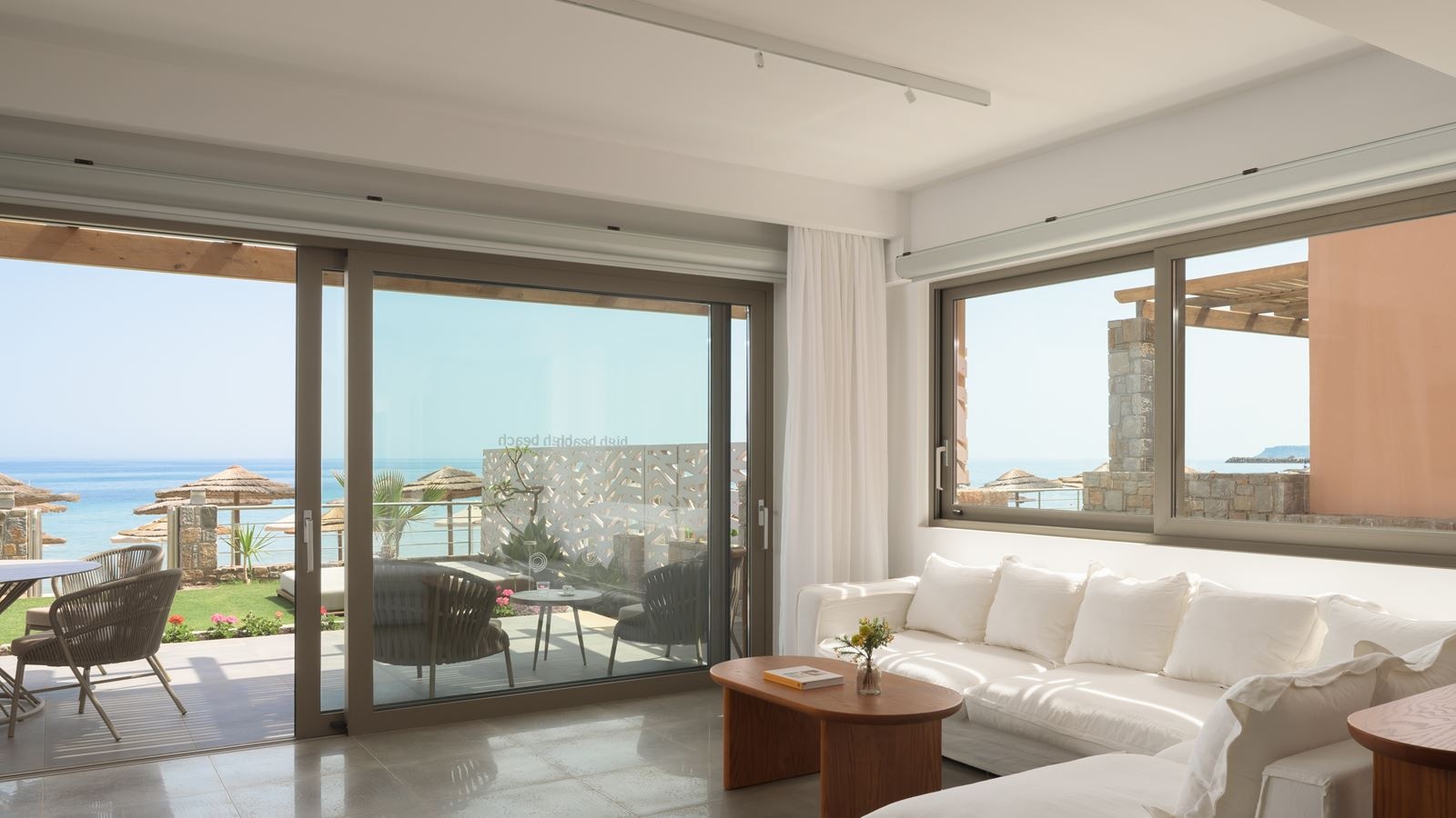 rooms-pasiphae-beachfront-villa