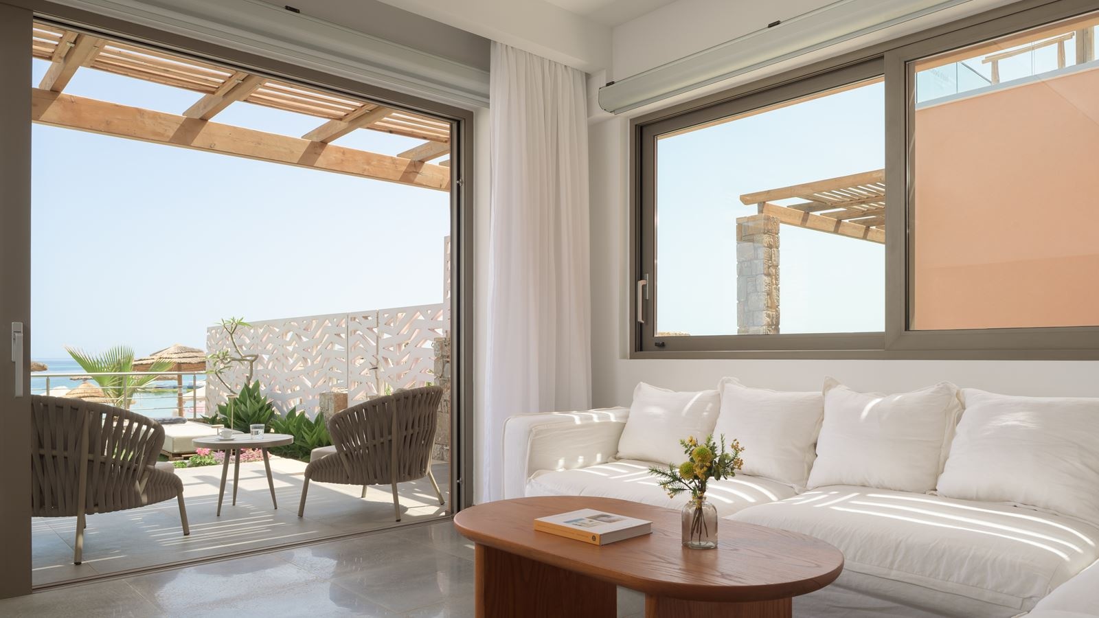 rooms-pasiphae-beachfront-villa