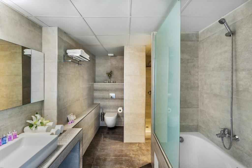 rooms-suite-deluxe-sea-view