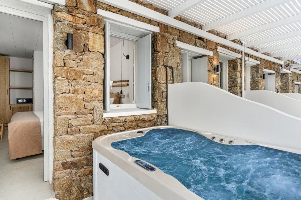rooms-comfort-double-with-jetted-tub
