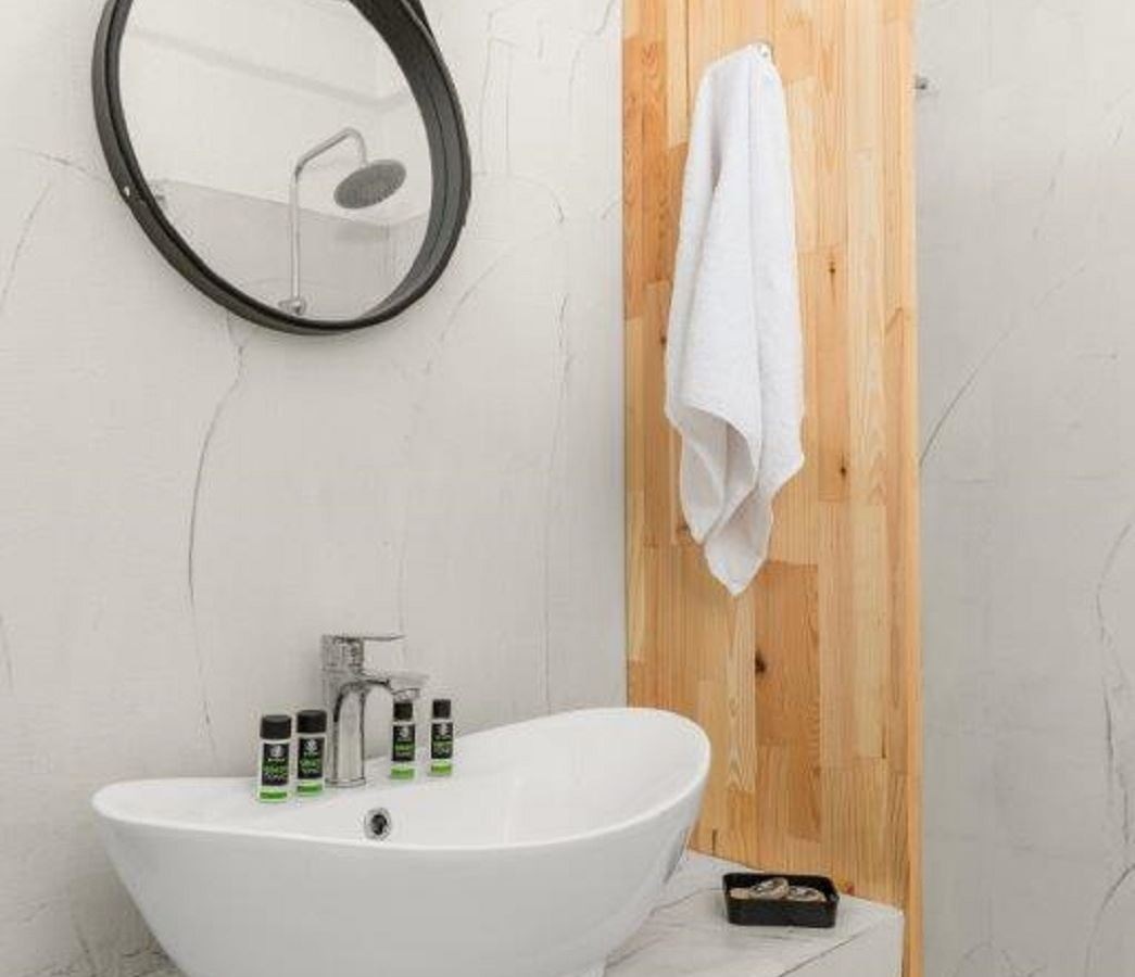 rooms-friends-and-family-room