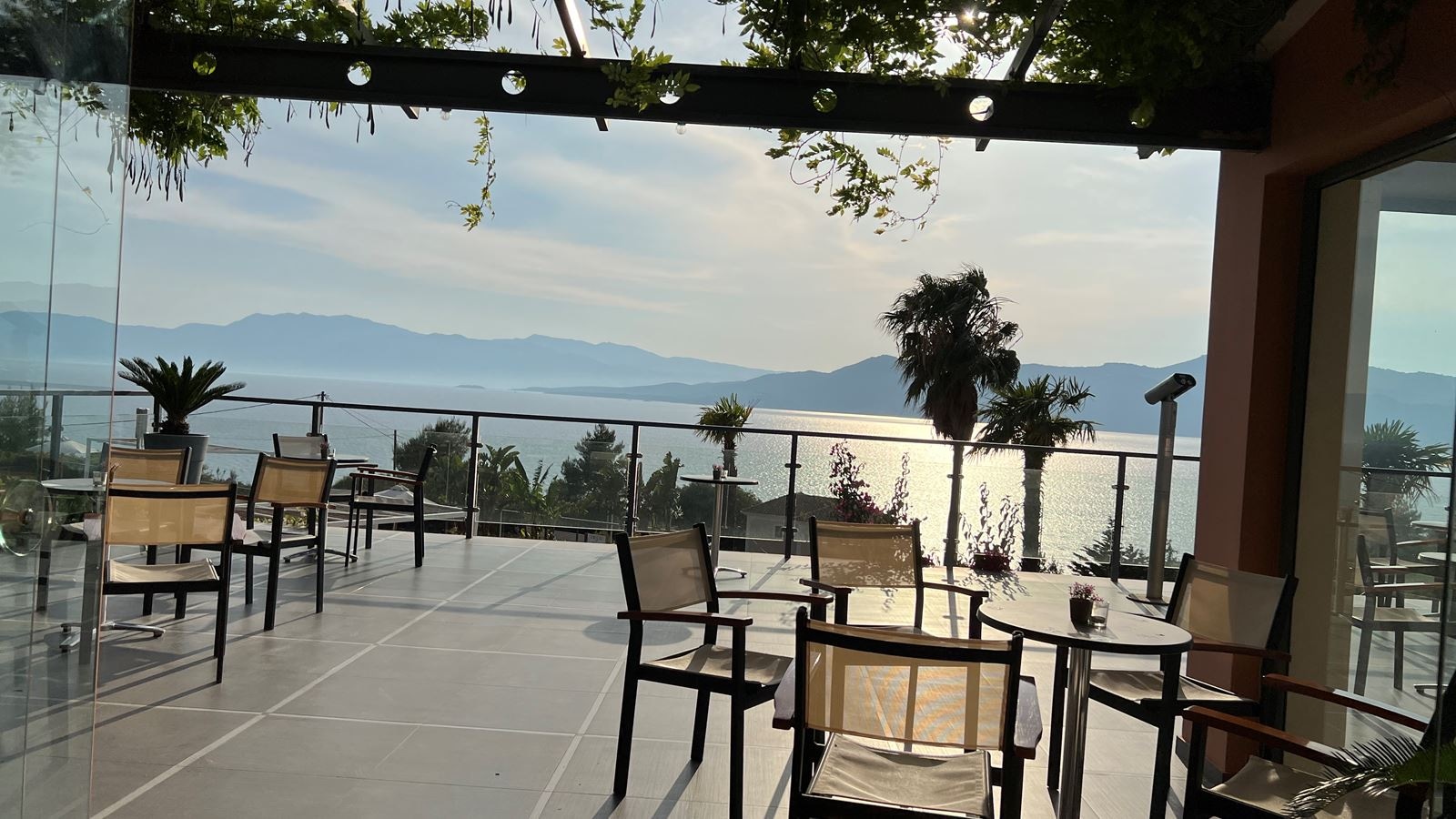 restaurants-restaurant