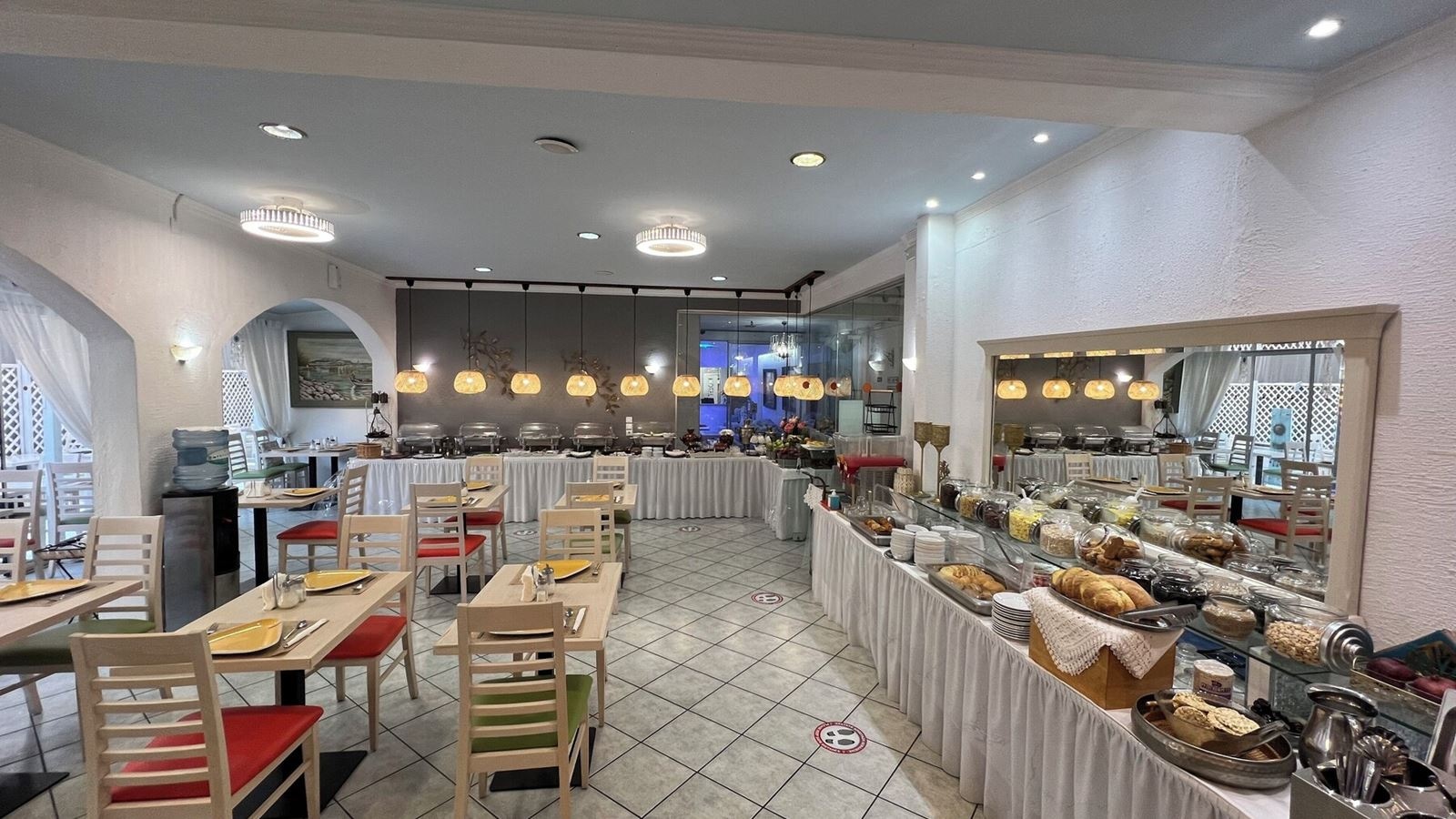 restaurants-restaurants