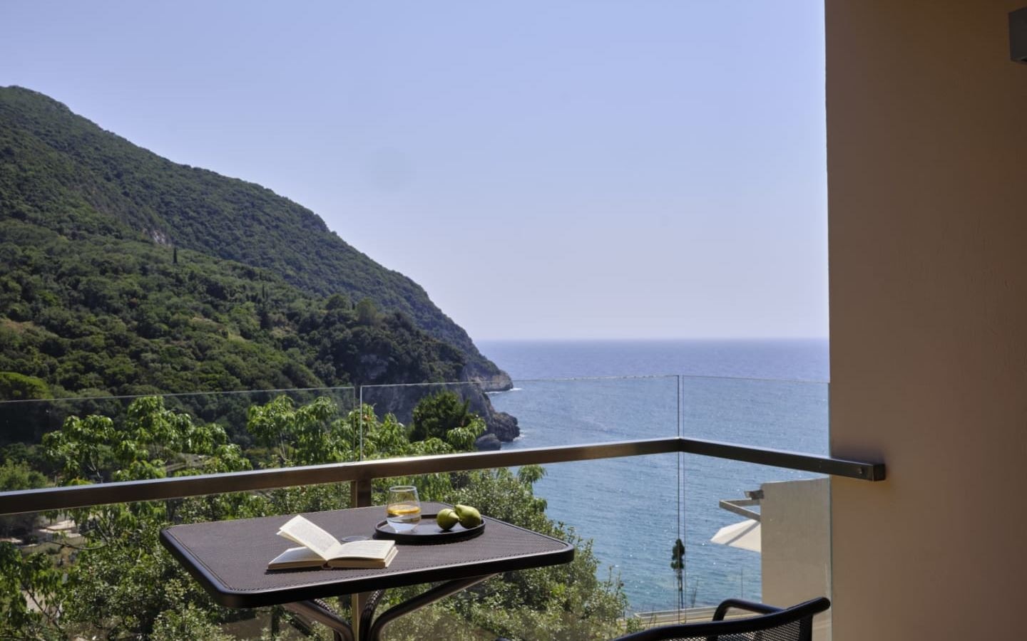 rooms-room-double-seaview