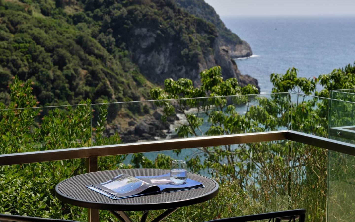 rooms-room-double-seaview