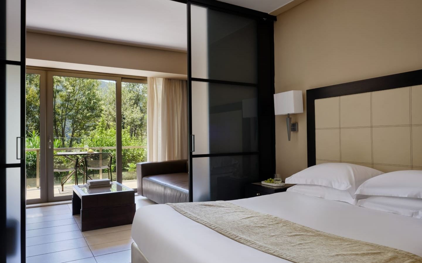 rooms-superior-double-room-inland-view