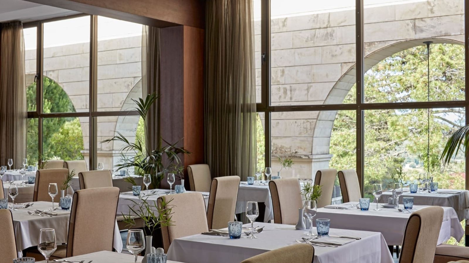 restaurants-restaurants