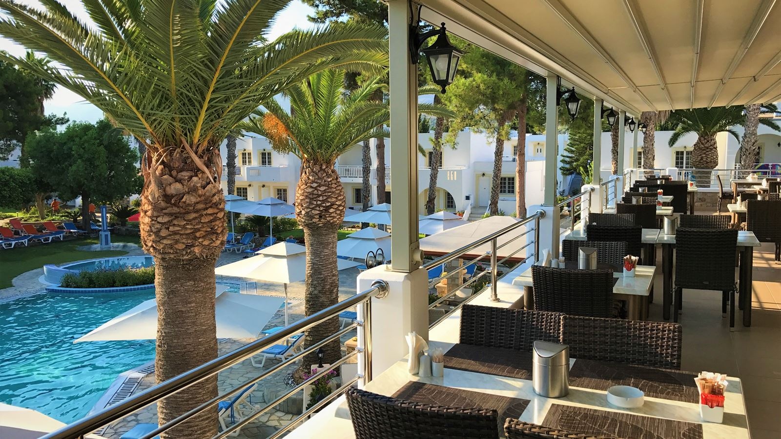 restaurants-restaurant