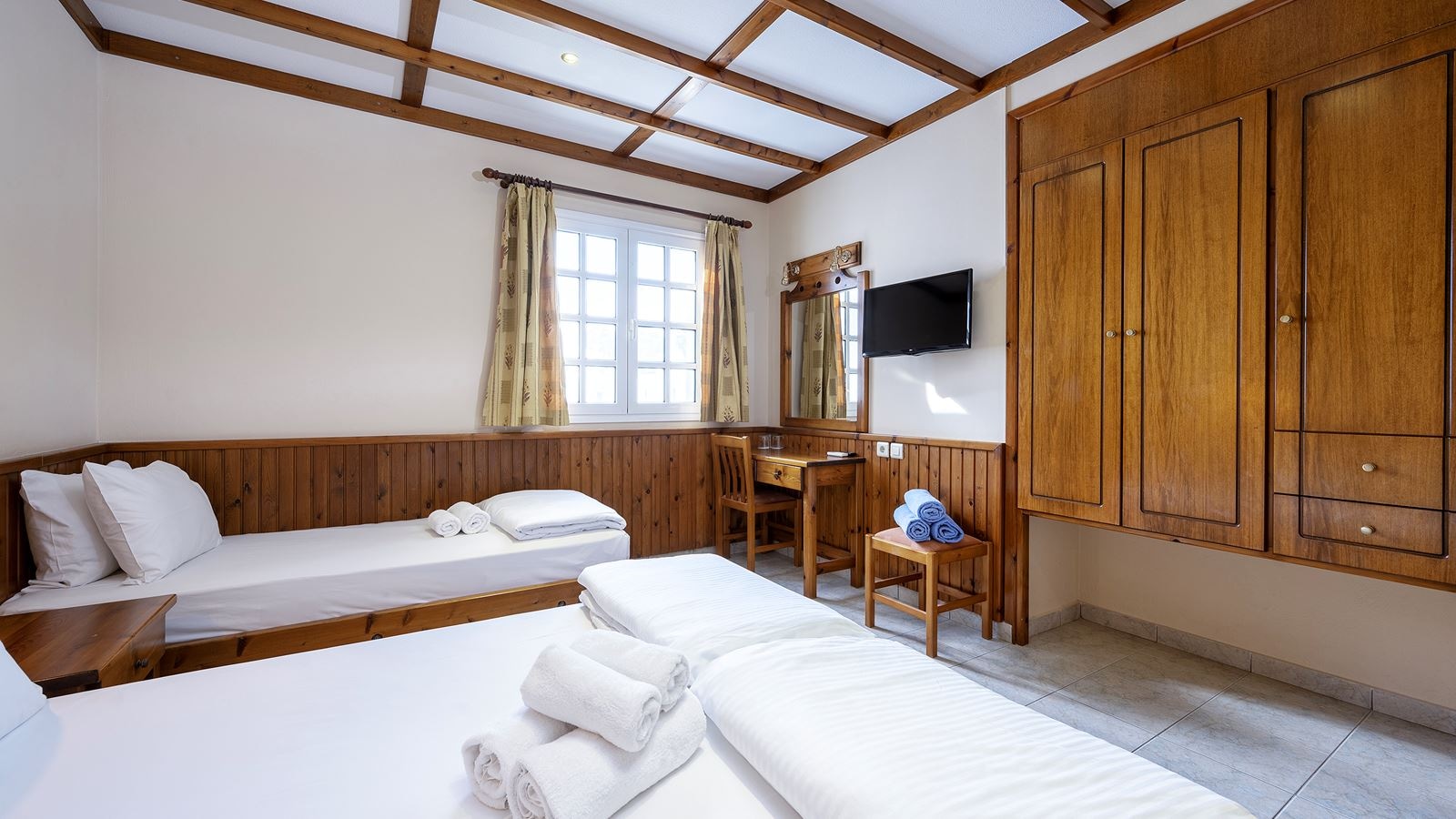 rooms-family-room-separated-living-room