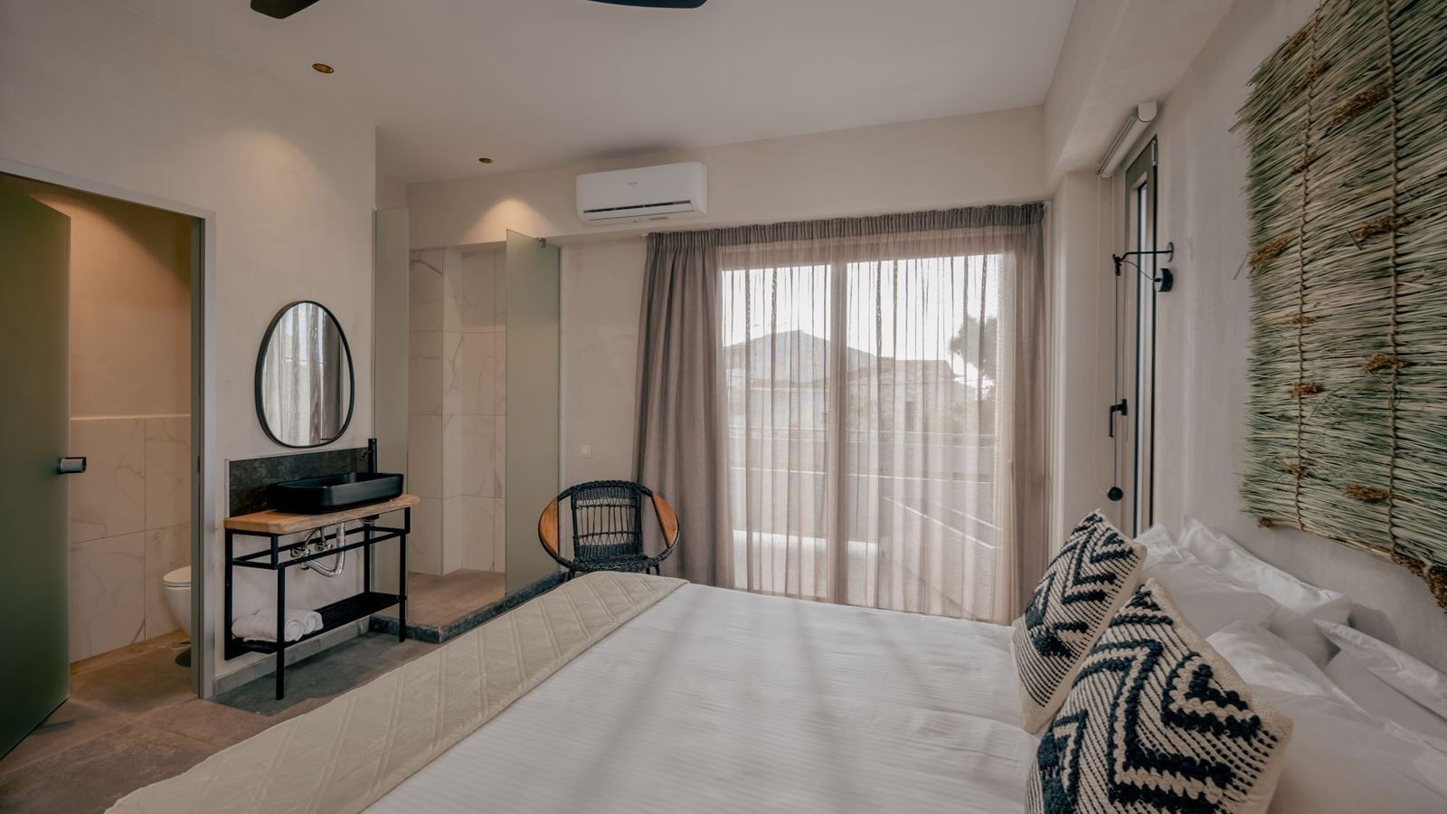 rooms-suite-junior-double