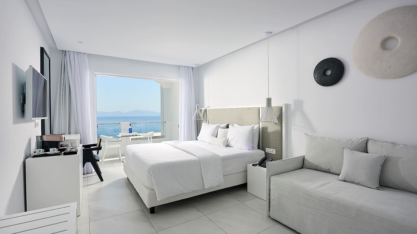 rooms-junior-suite-sea-view-balcony-or-terrace