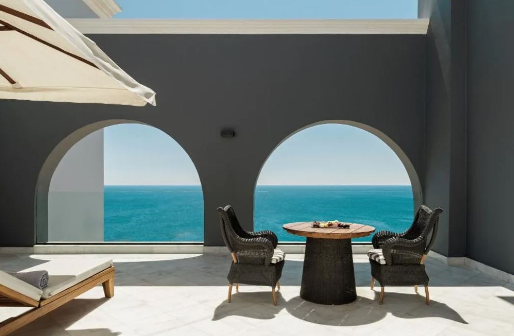 rooms-presidential-suite-sea-view-with-jacuzzi