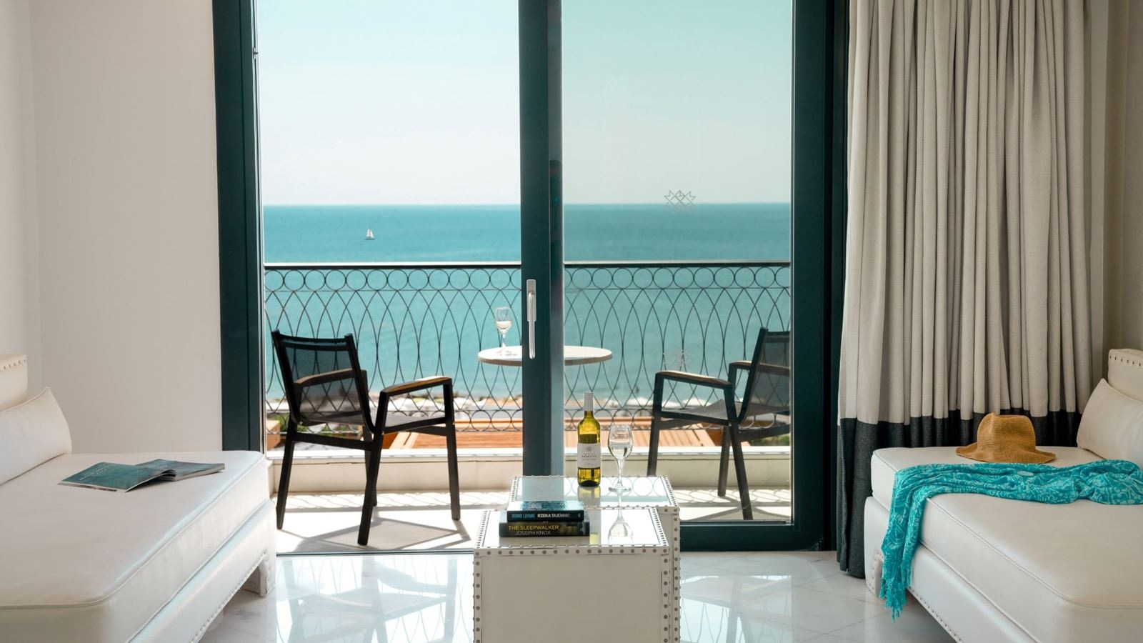 rooms-room-superior-double-sea-view-balcony-or-terrace