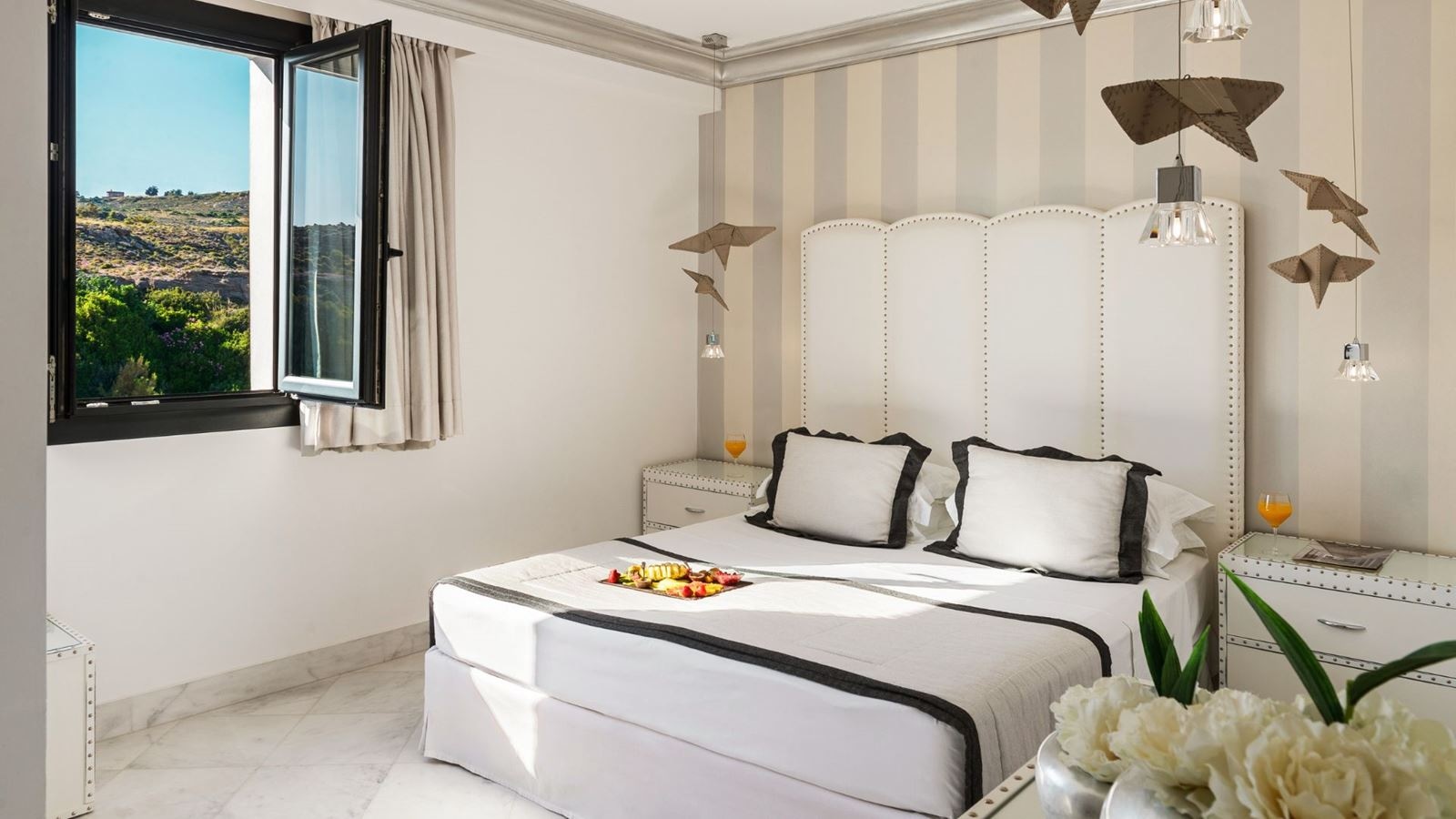 rooms-single-mountain-view--balcony-or-terrace