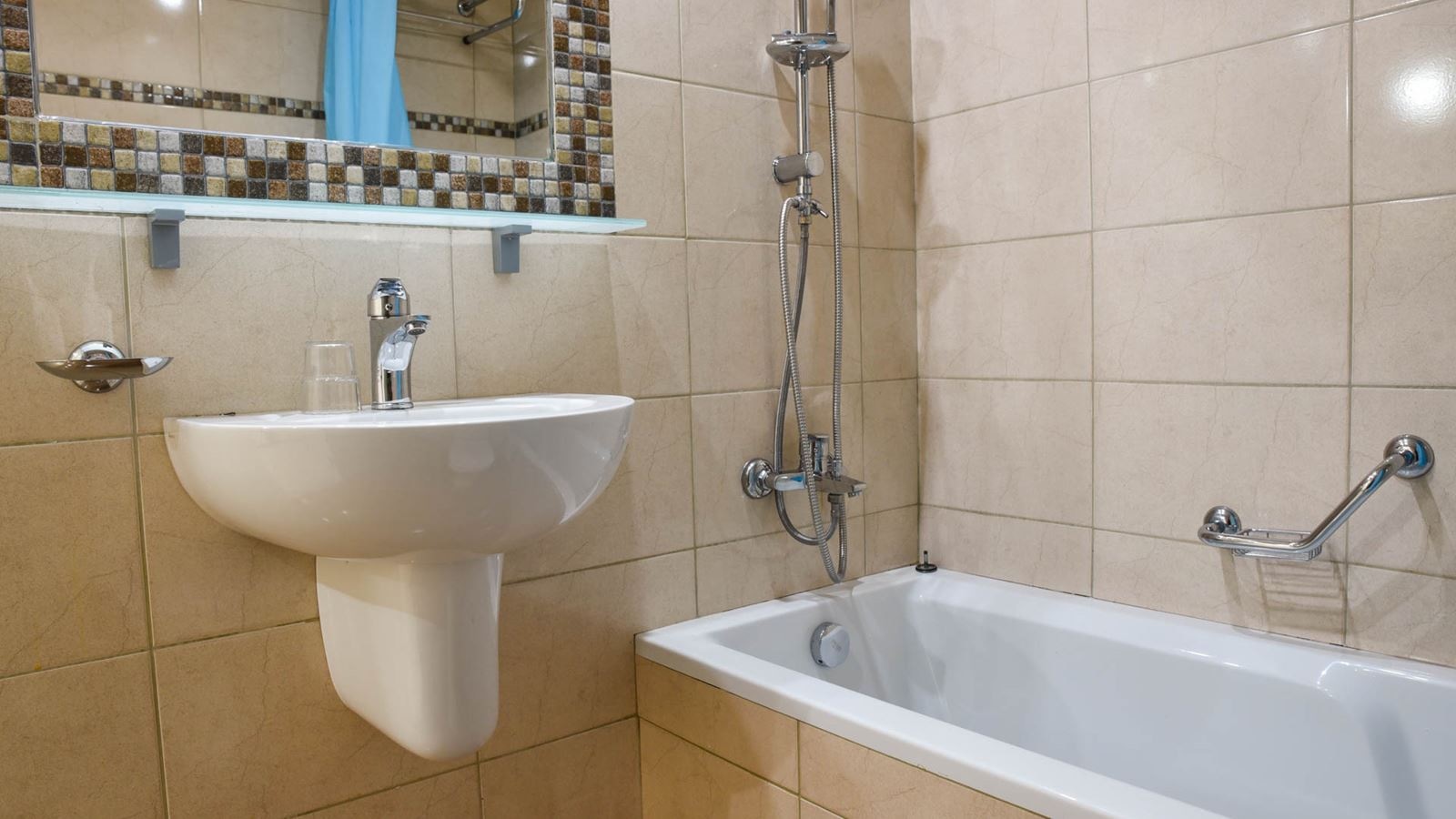 rooms-superior-apartment-balcony-or-terrace