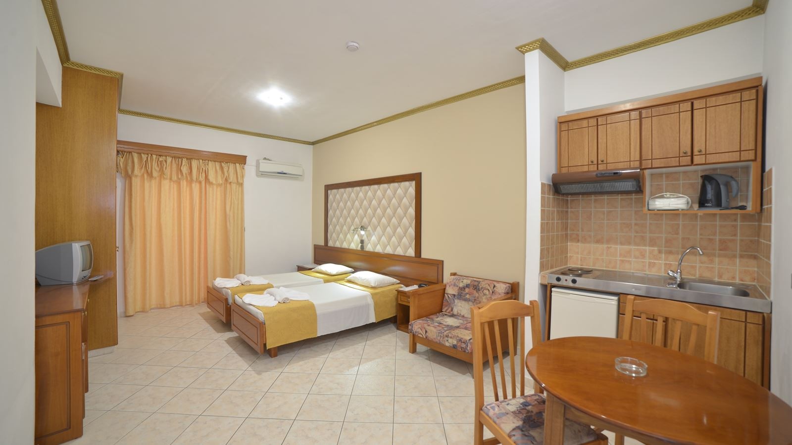 rooms-double-standard-studio