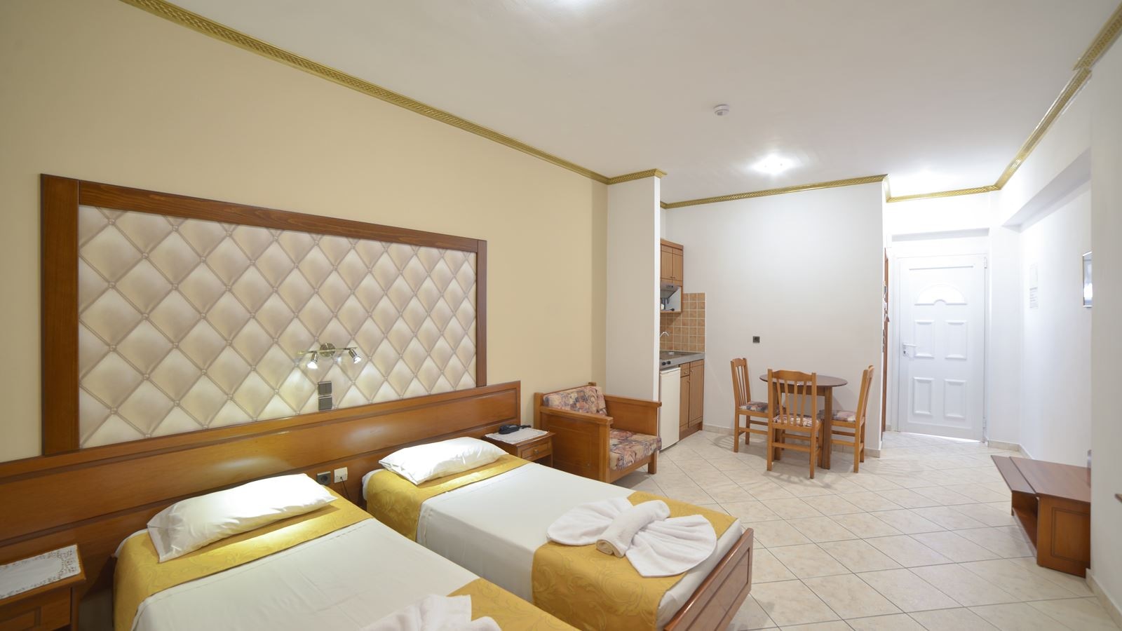 rooms-double-standard-studio