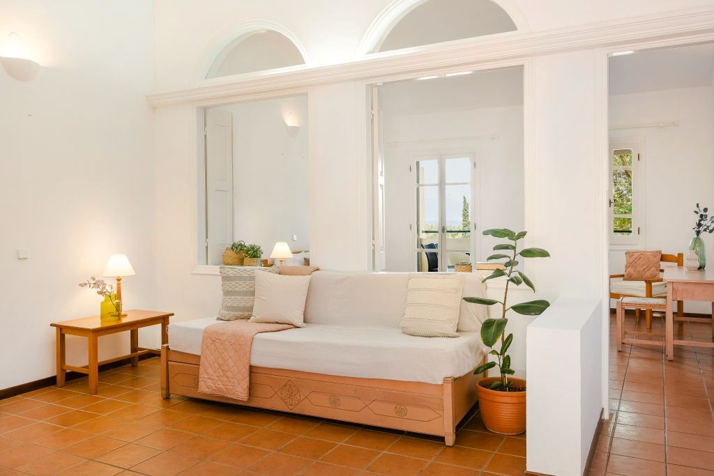 rooms-one-bedroom-family--side-sea-view-balcony-or-terrace