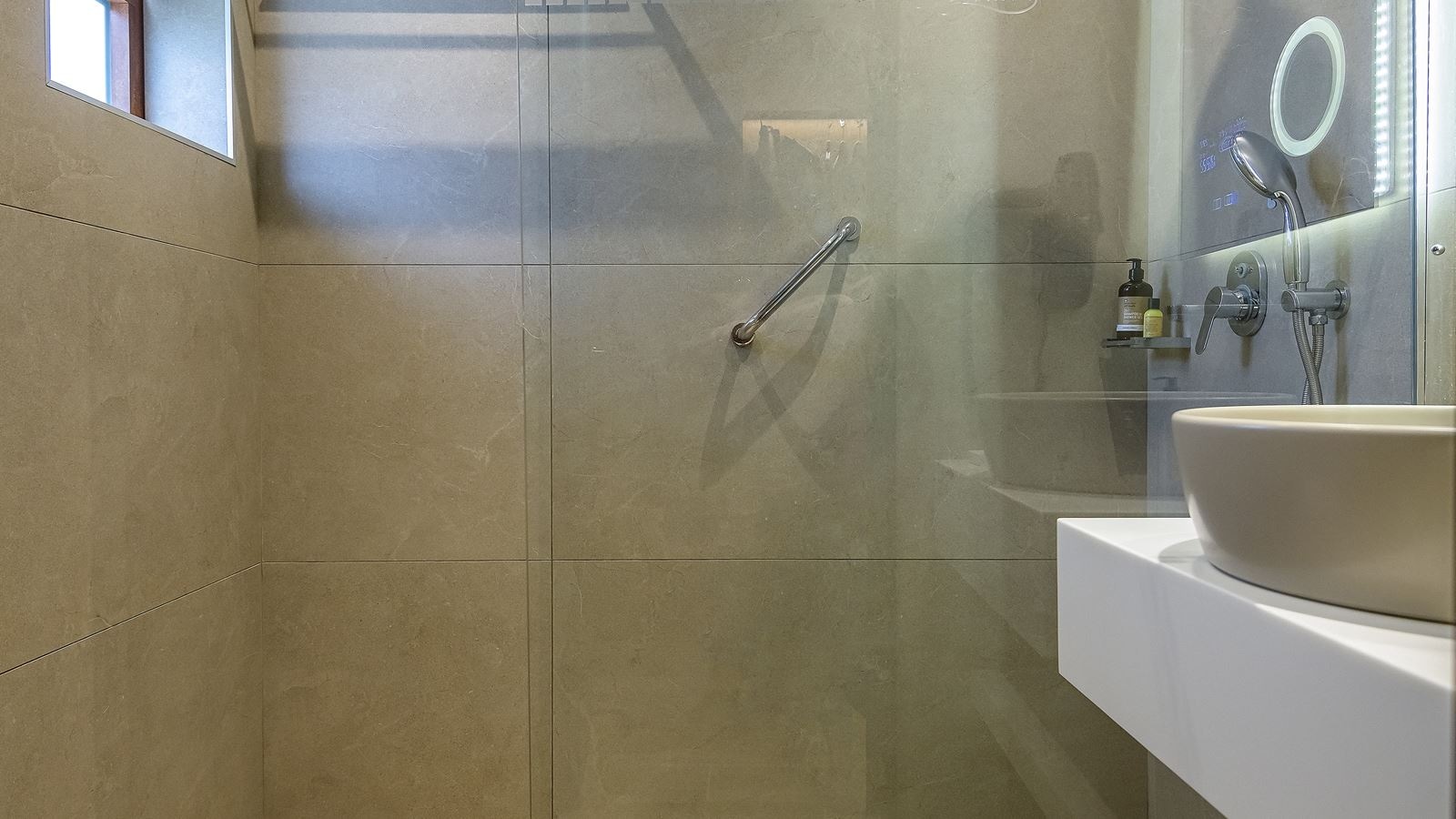 rooms-superior-double-room